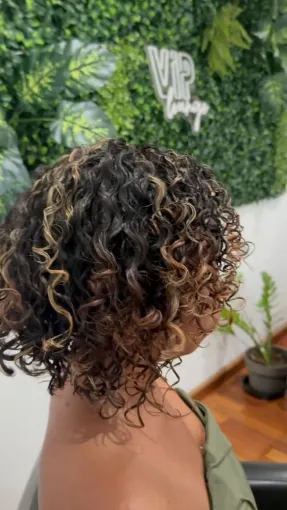 Soin pour cheveux texturés pour redéfinition de boucles à Saint Paul, La Réunion , Saint-Paul, L'EDEN