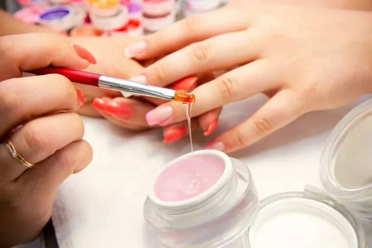 Pose de gel sur ongle naturel sans capsule : quels sont les prix ?, Saint-Paul, L'EDEN